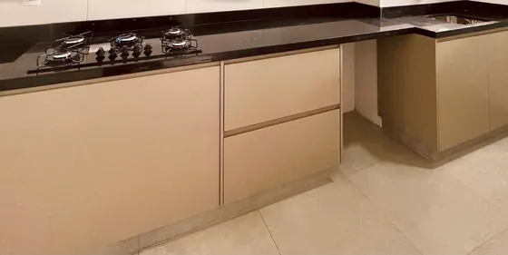 Cozinha planejada com cooktop