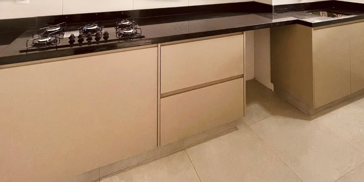 Cozinha planejada com cooktop